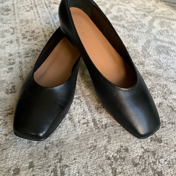 New, leather flats/ ballet flats. Size 7 - Picture 2 of 5